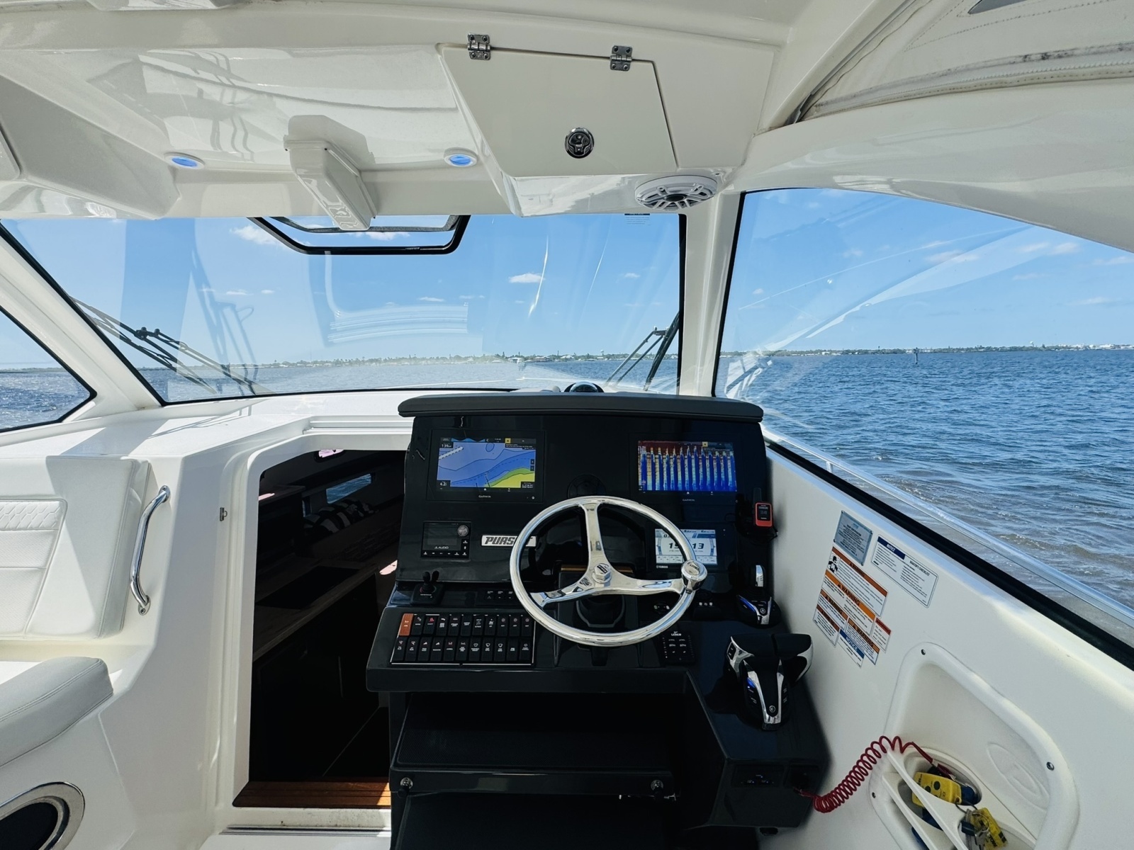 35ft Pursuit Yacht For Sale