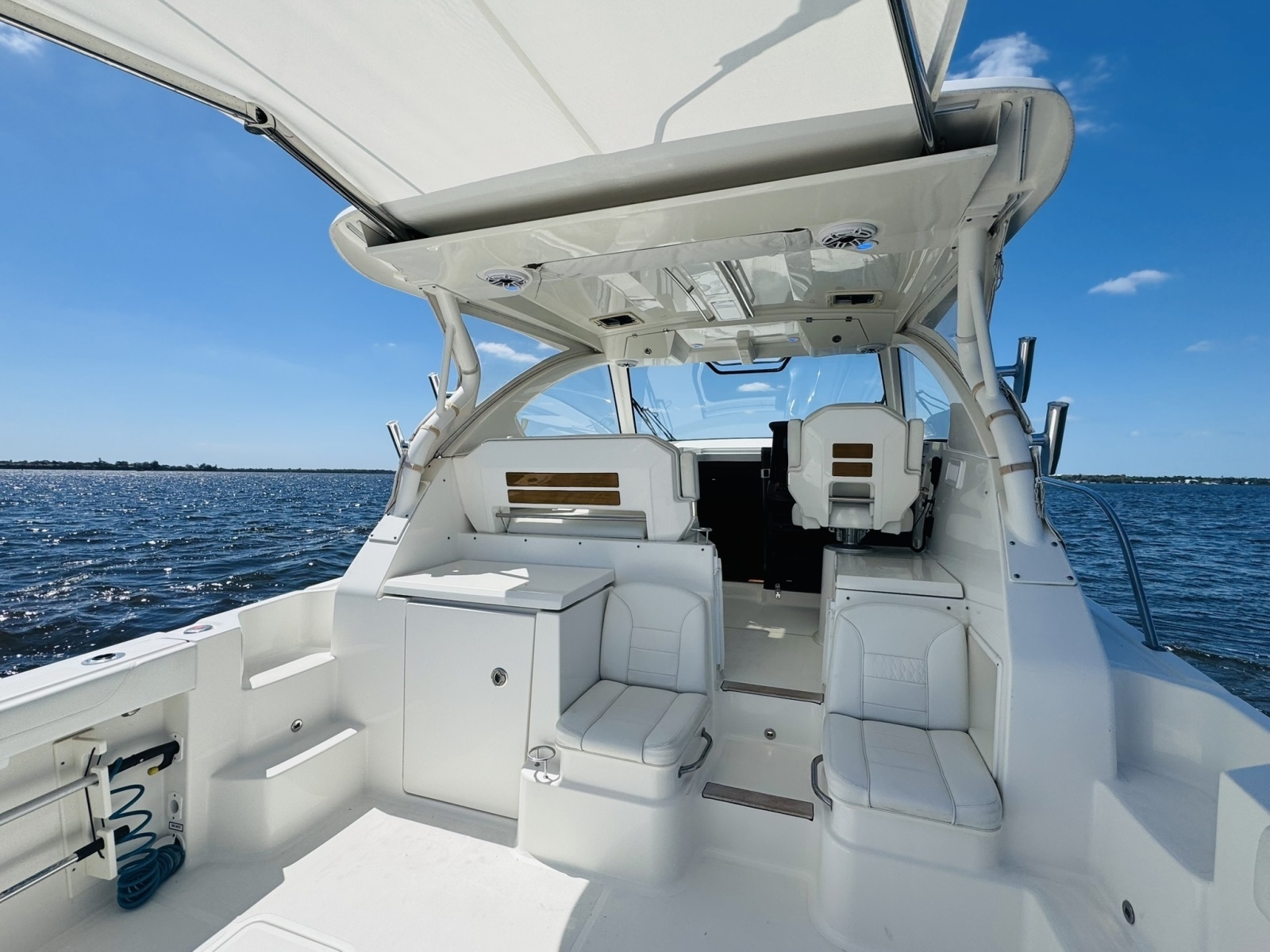 35ft Pursuit Yacht For Sale