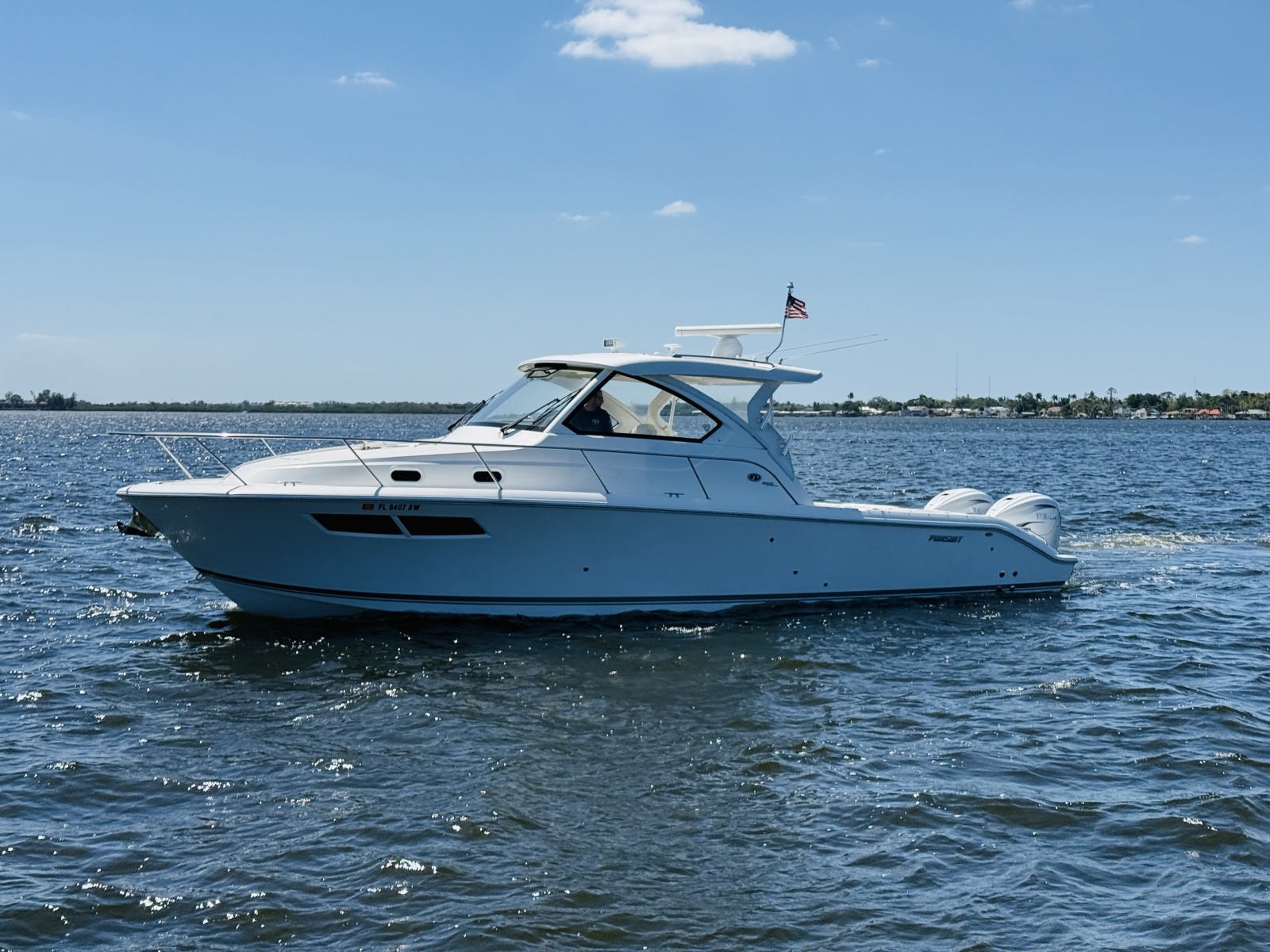 35ft Pursuit Yacht For Sale