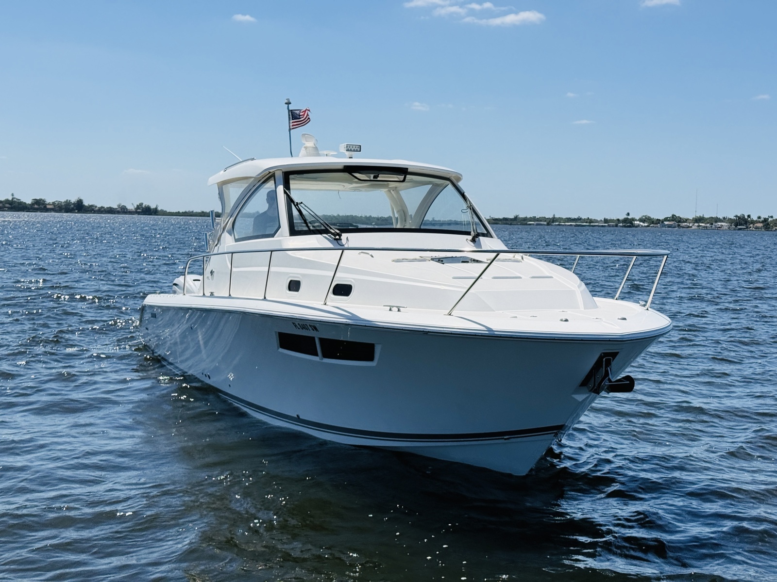 35ft Pursuit Yacht For Sale