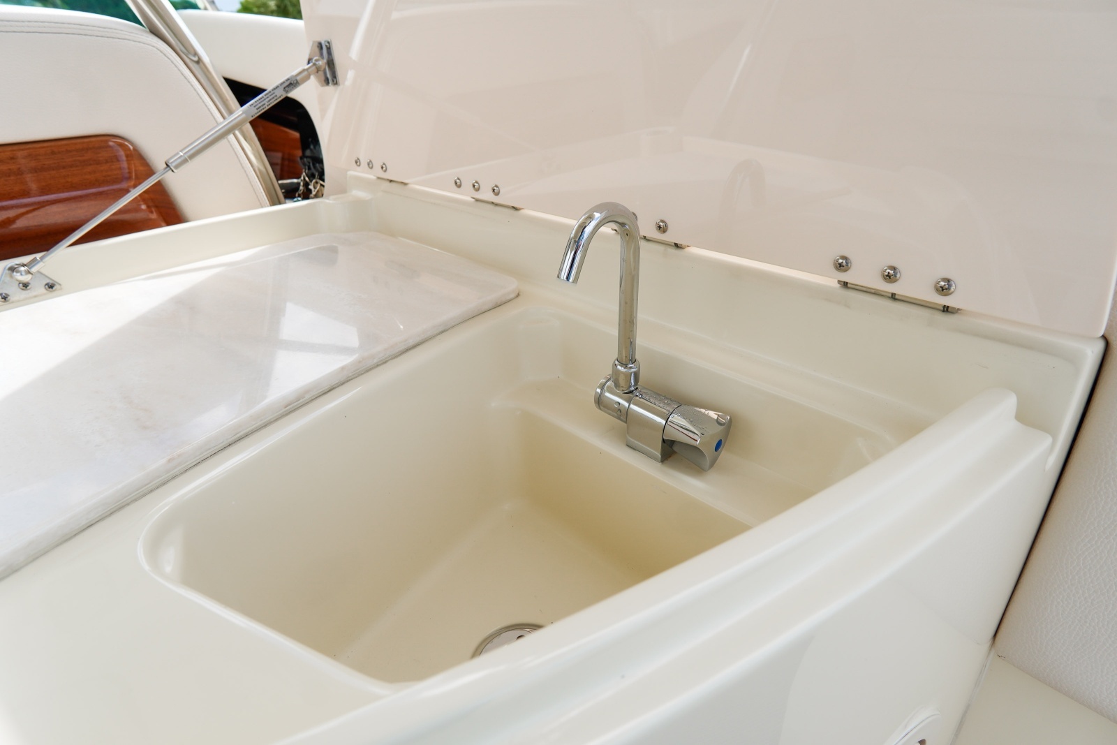 31ft Chris Craft Yacht For Sale