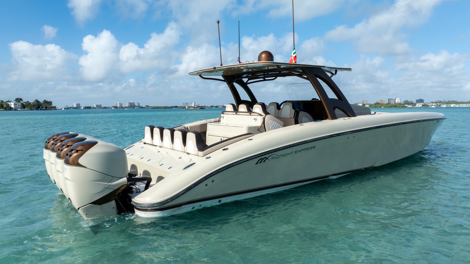 2019 Midnight Express 