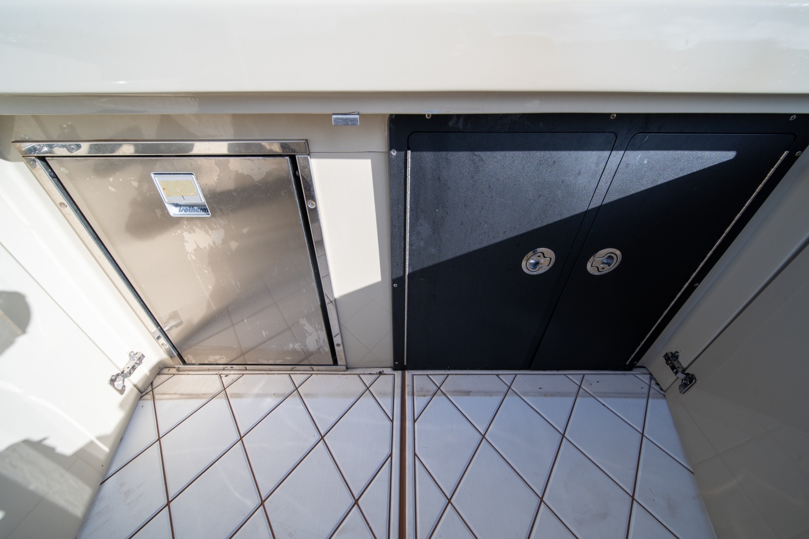 2019 Midnight Express 