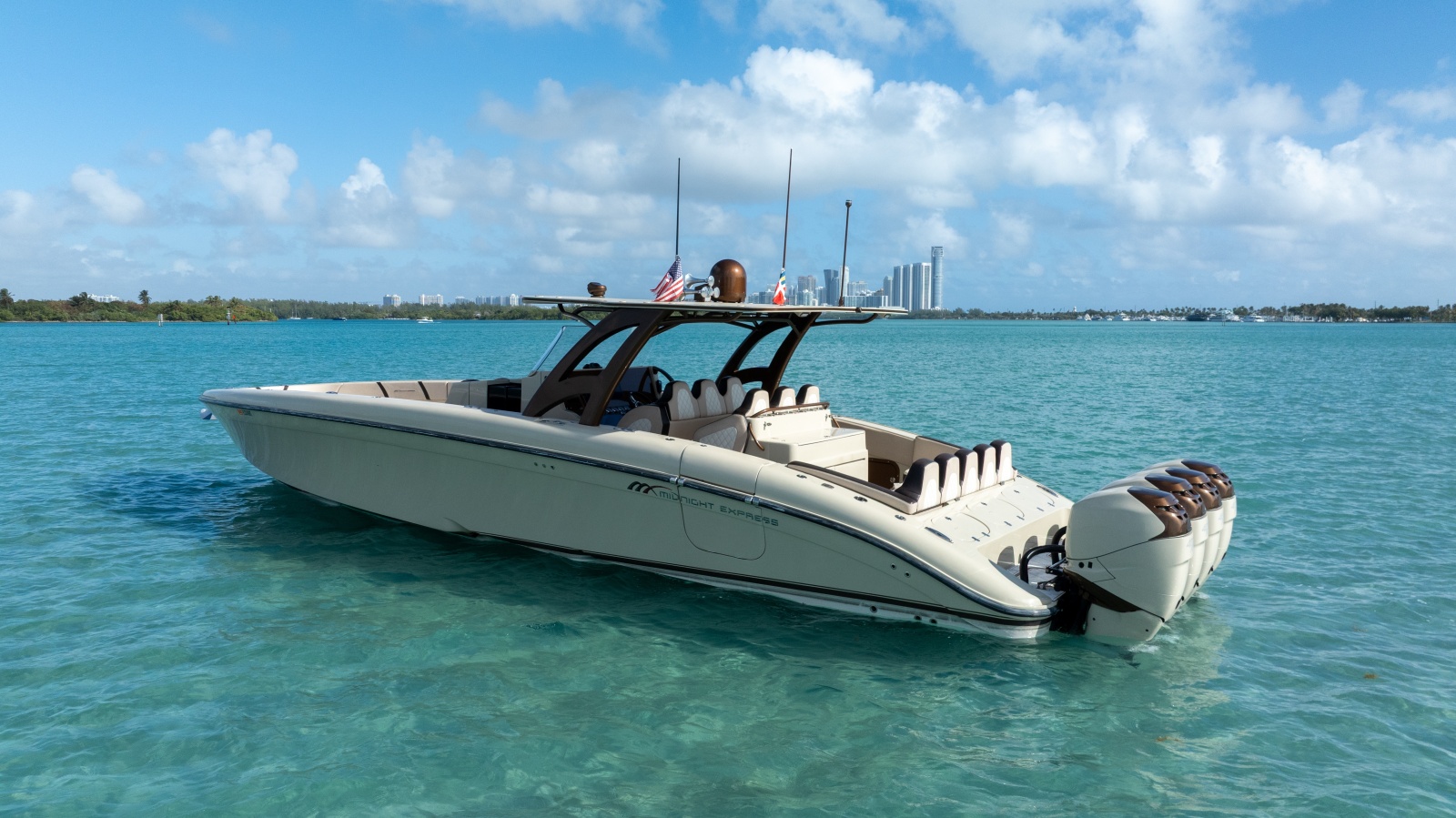 2019 Midnight Express 