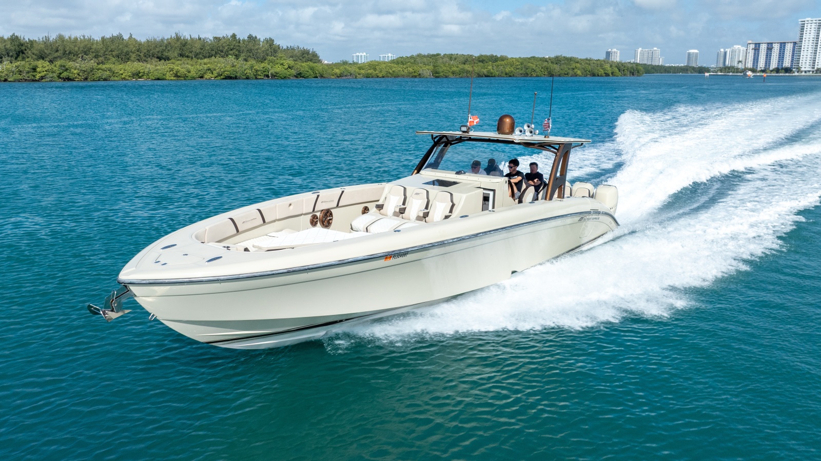 2019 Midnight Express 