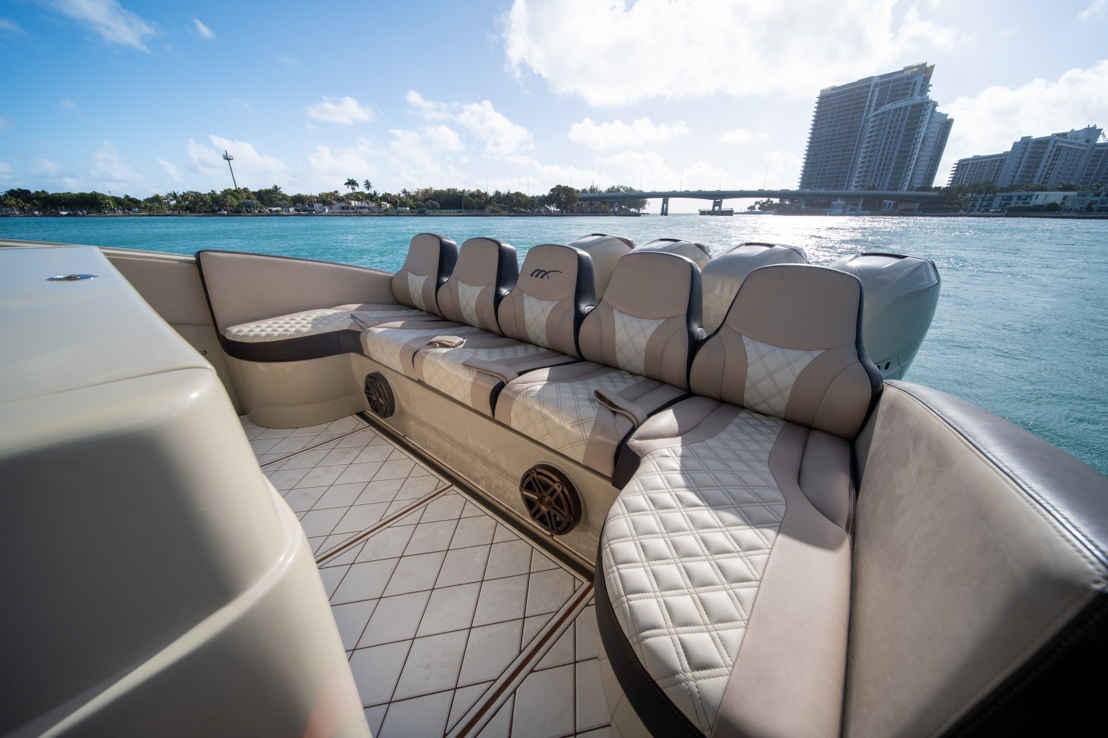 2019 Midnight Express 