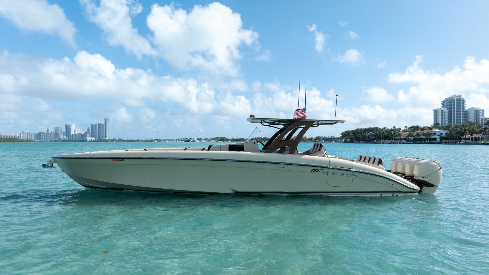 2019 Midnight Express 