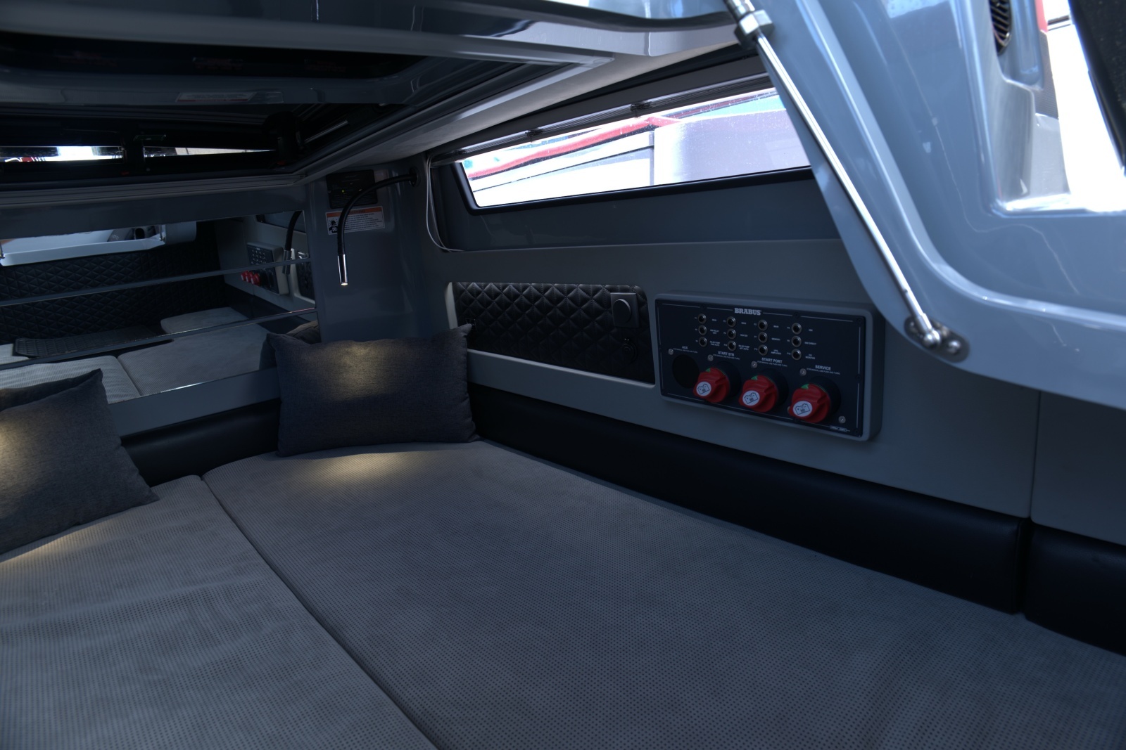 2023 Axopar 28 Brabus Shadow 500