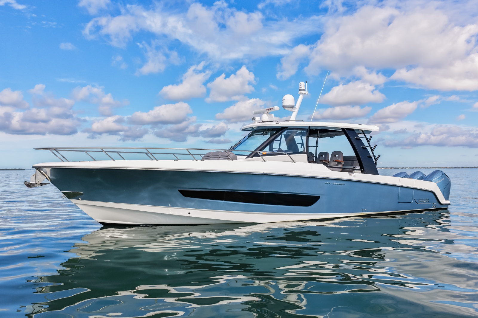 2023 Boston Whaler 