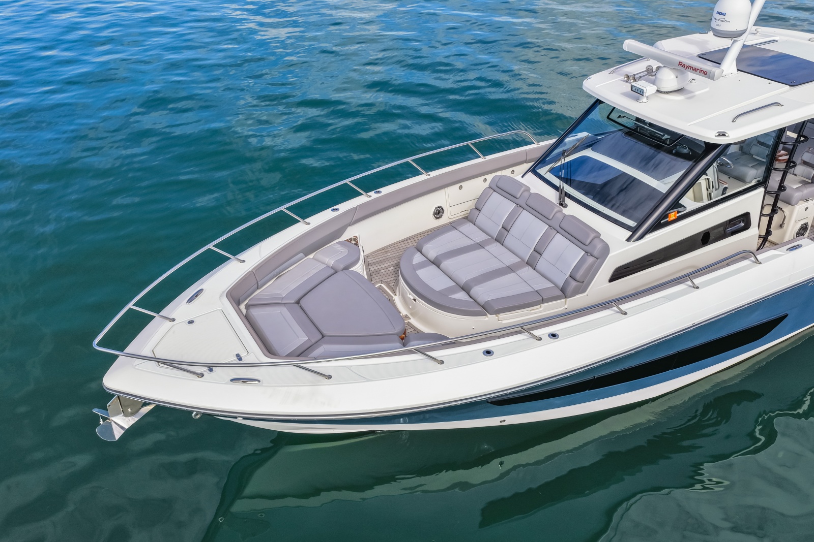 2023 Boston Whaler 