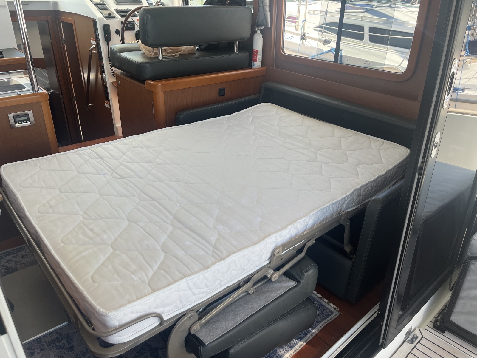 Salon Sofa Bed