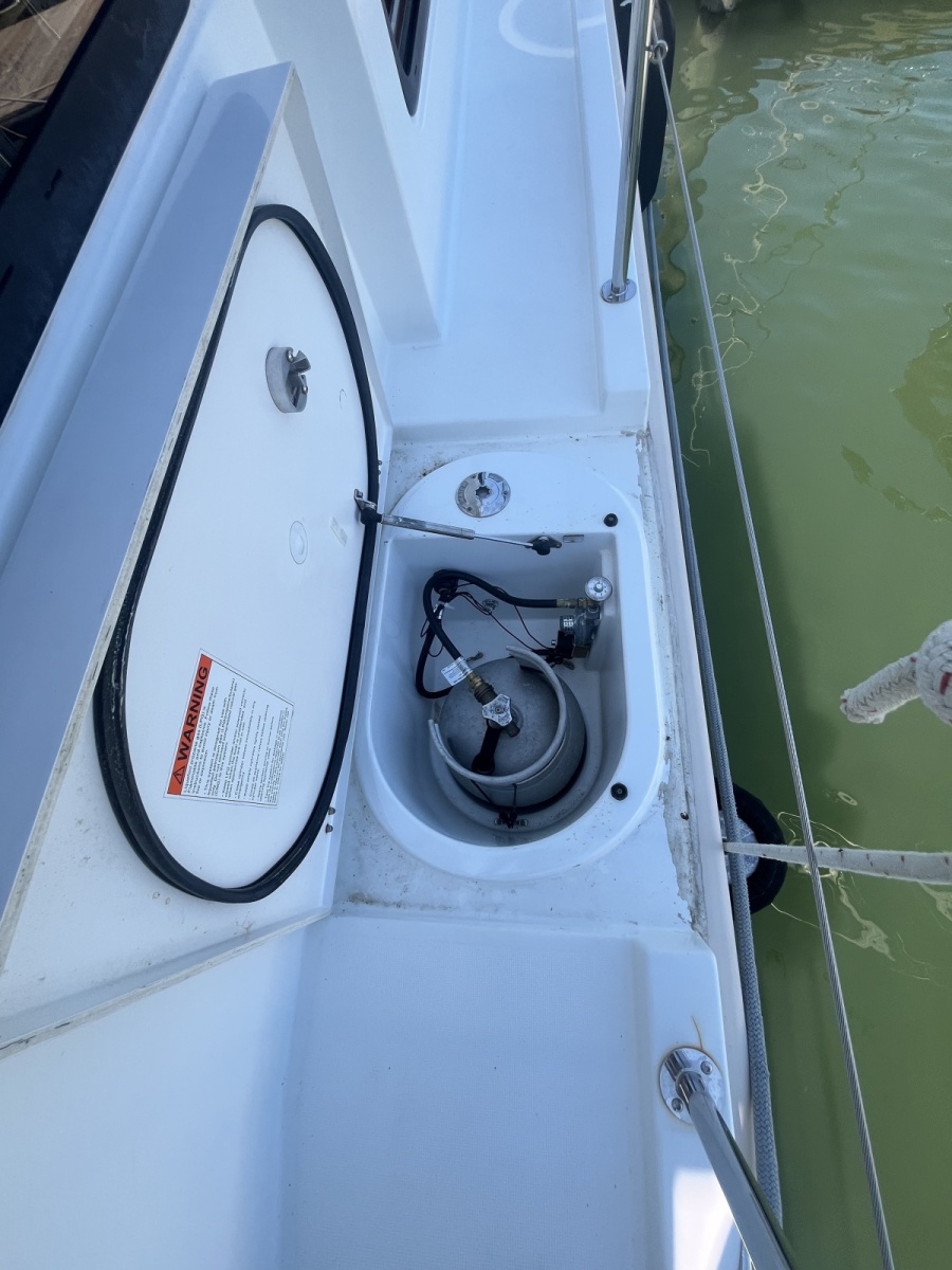 LP Gas Hatch Port Walkway
