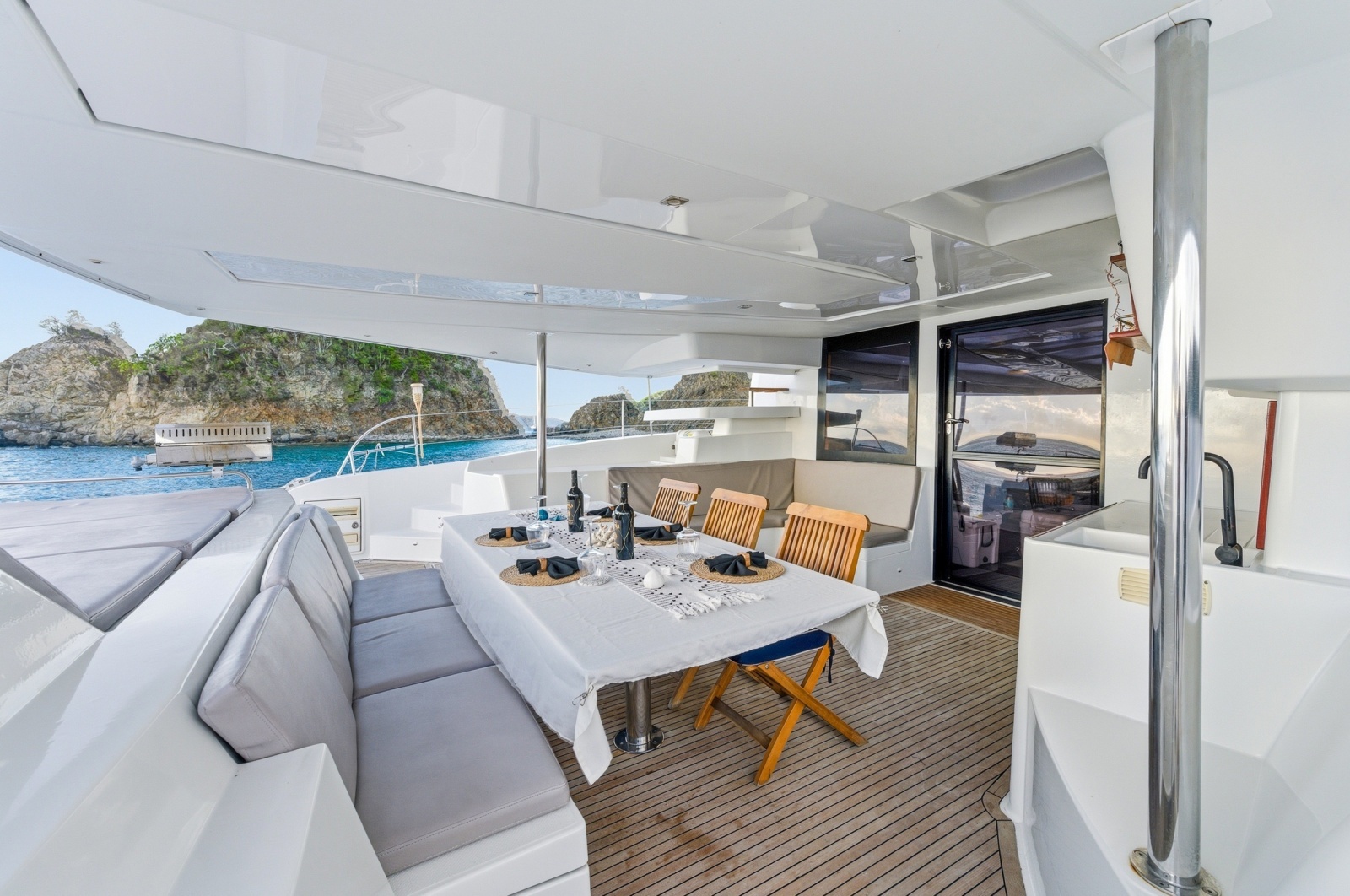 2013 Fountaine Pajot Sanya 57