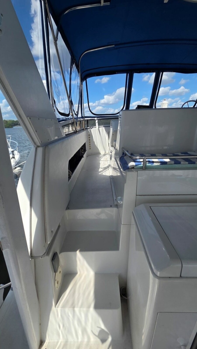 Aft Deck Flybridge Access