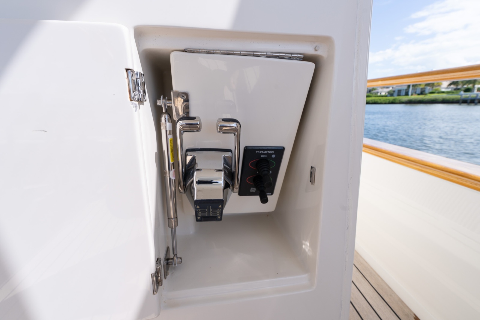 STBD DOCKING STATION