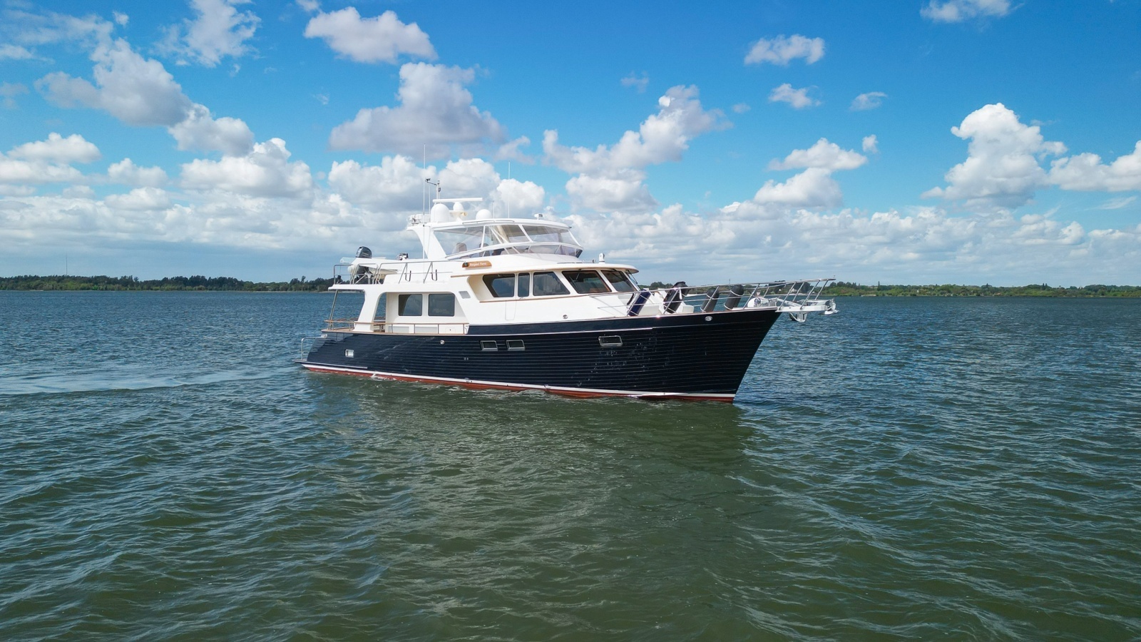 FWD STARBOARD PROFILE 