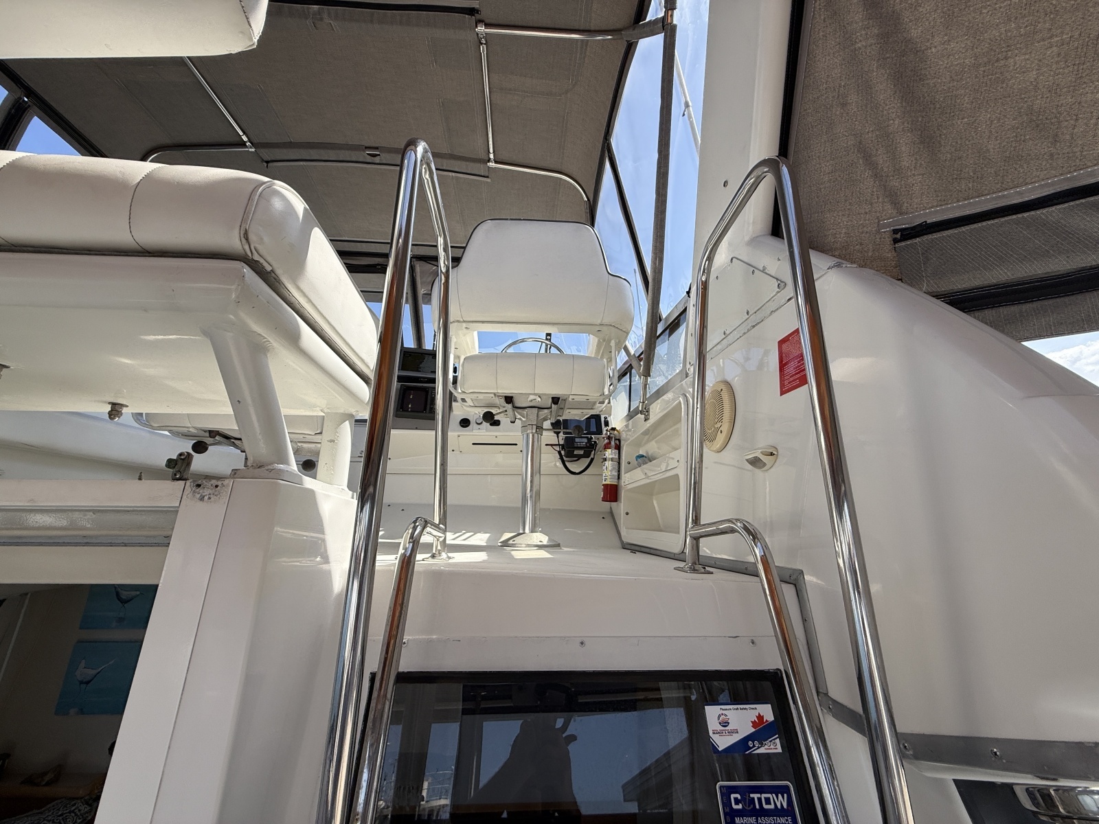 Strait Shooter 38ft Carver Yacht For Sale