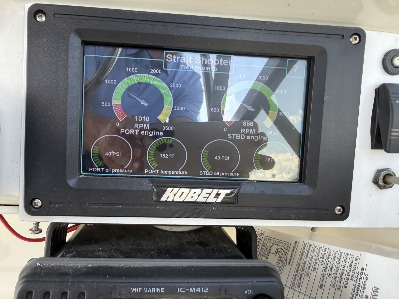 Strait Shooter 38ft Carver Yacht For Sale