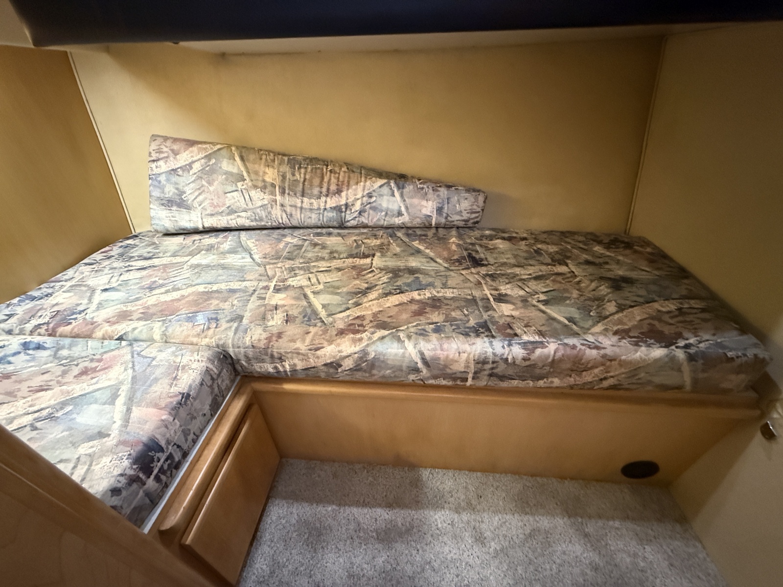 Strait Shooter 38ft Carver Yacht For Sale