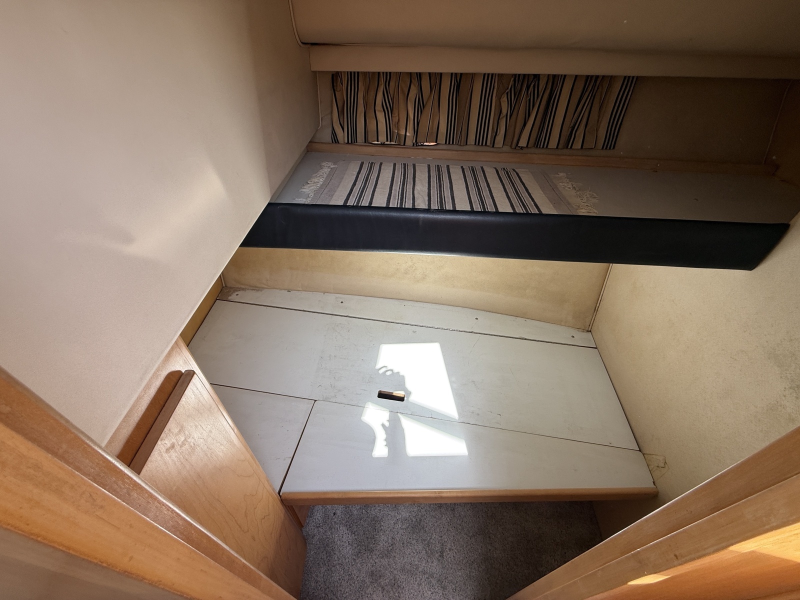 Strait Shooter 38ft Carver Yacht For Sale