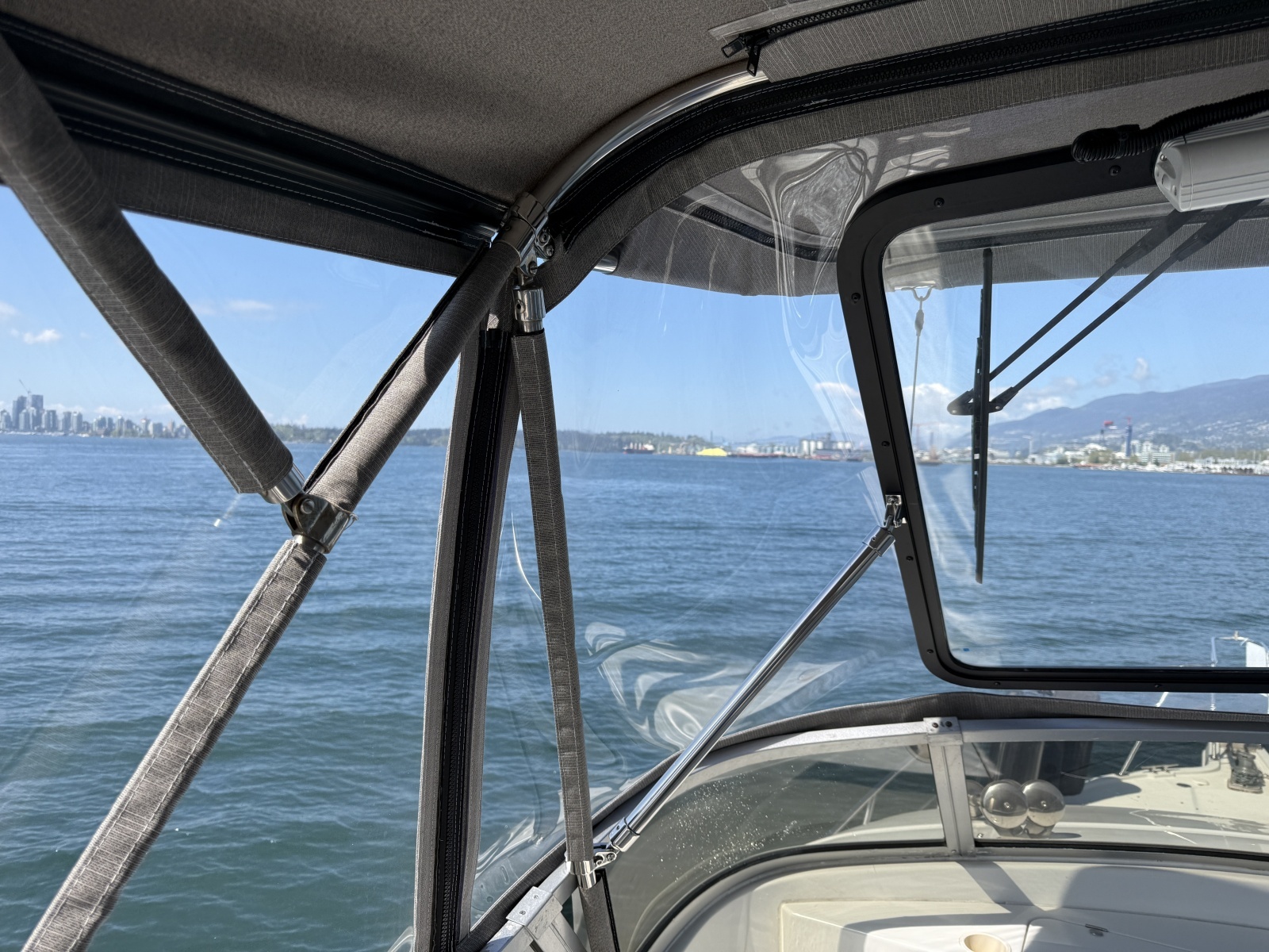 Strait Shooter 38ft Carver Yacht For Sale