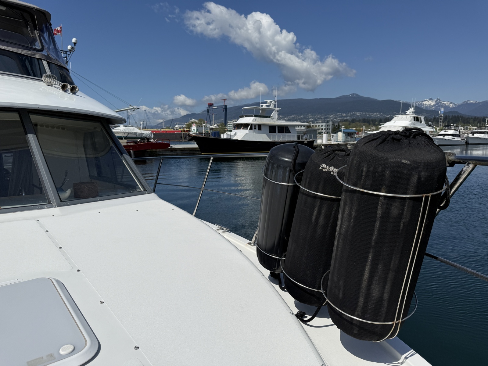 Strait Shooter 38ft Carver Yacht For Sale