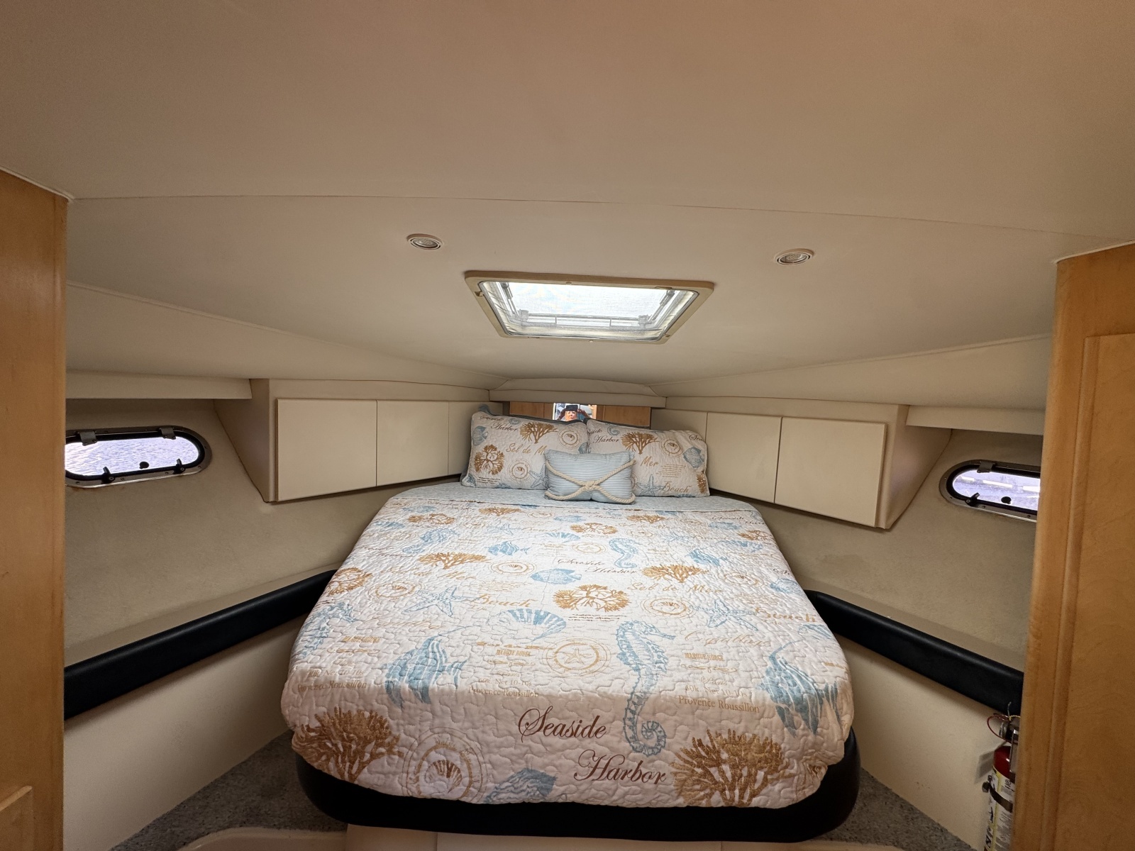 Strait Shooter 38ft Carver Yacht For Sale