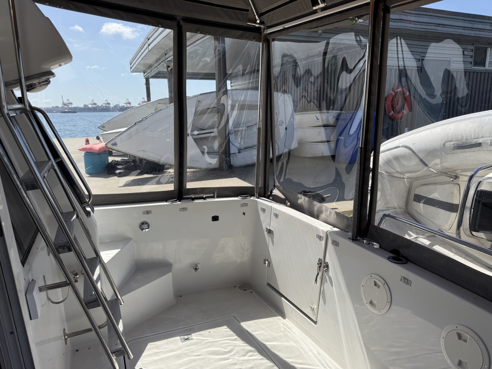 Strait Shooter 38ft Carver Yacht For Sale