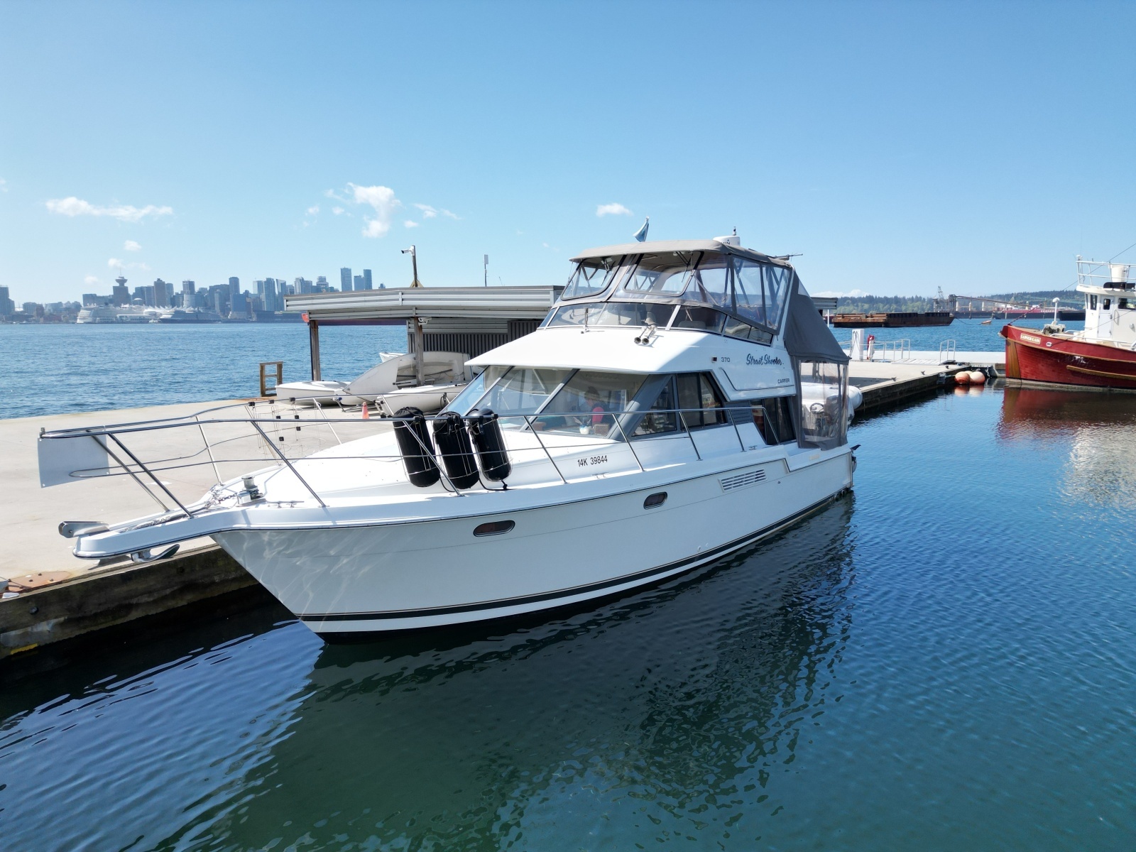 Strait Shooter 38ft Carver Yacht For Sale