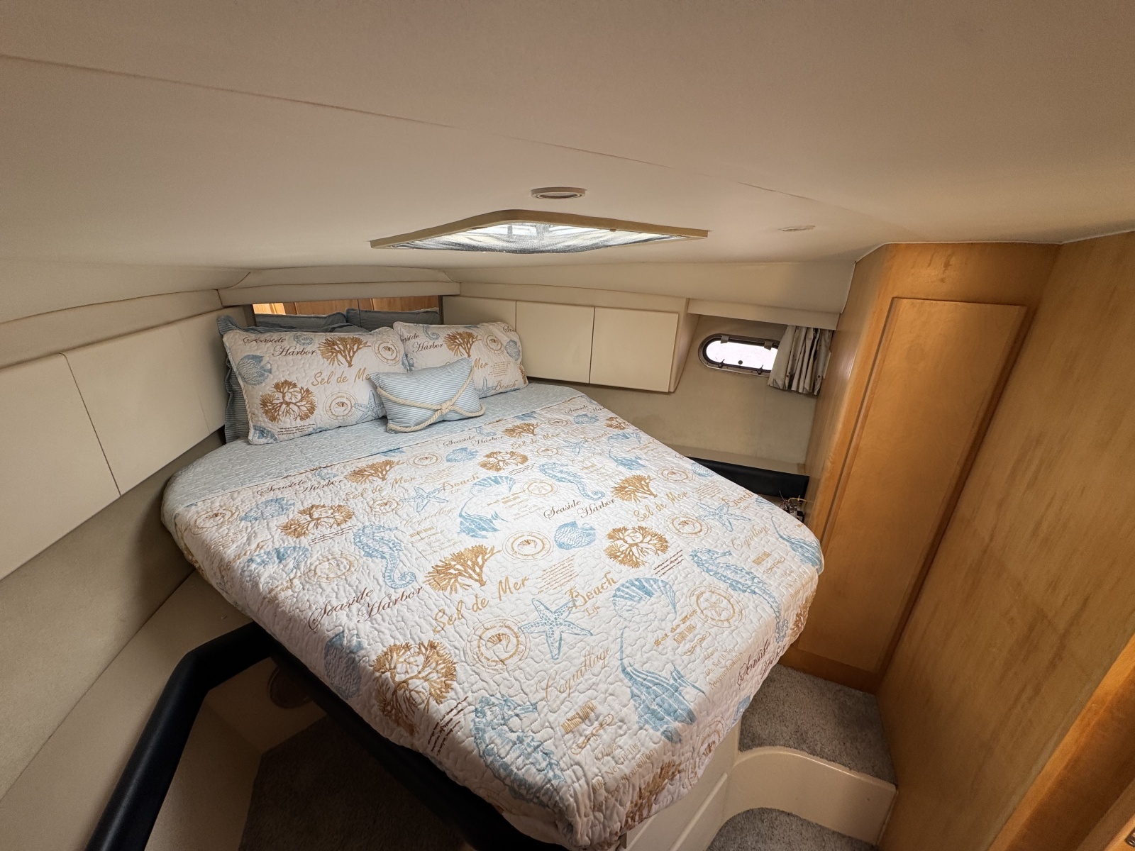 Strait Shooter 38ft Carver Yacht For Sale