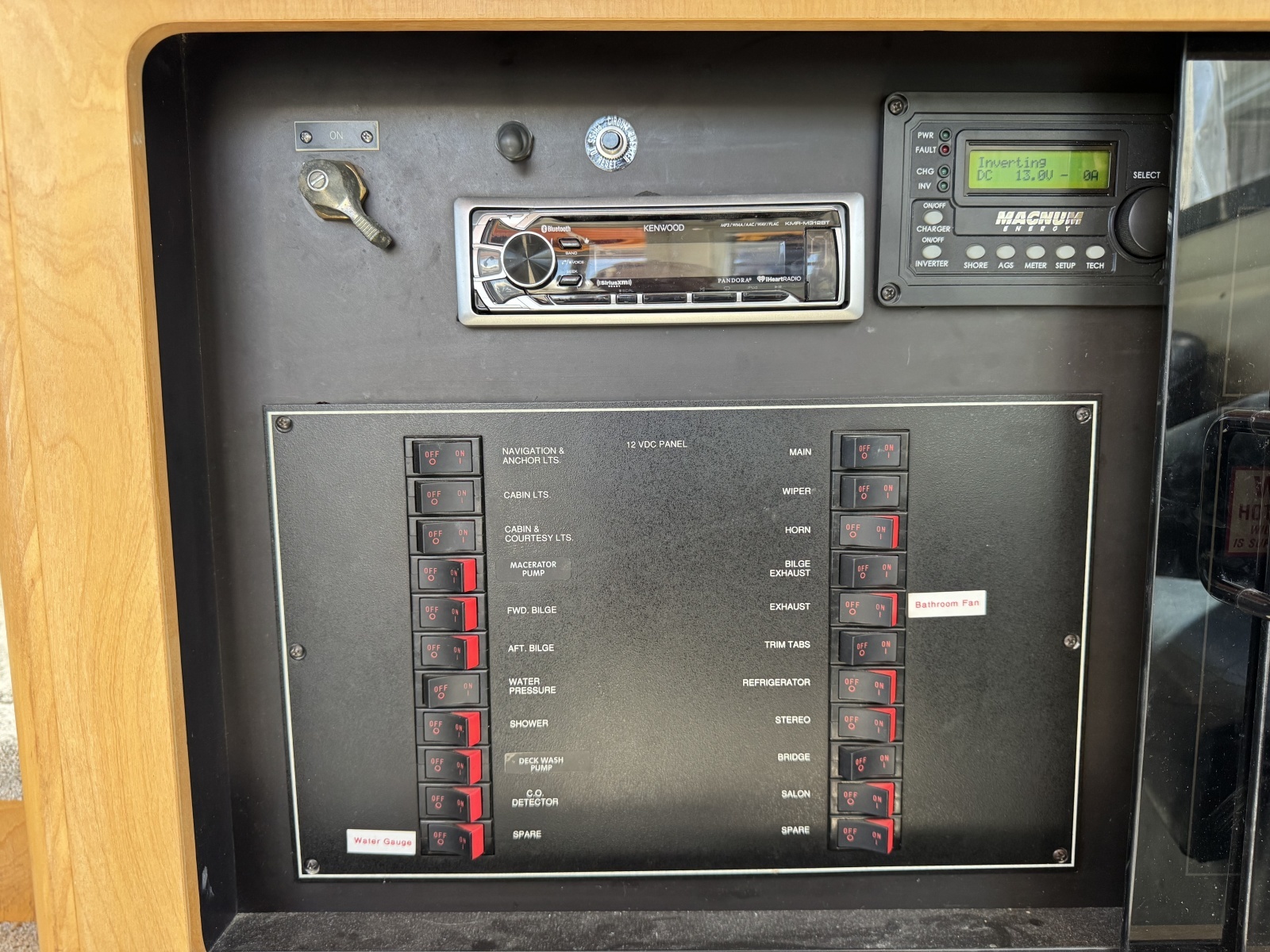 Strait Shooter 38ft Carver Yacht For Sale