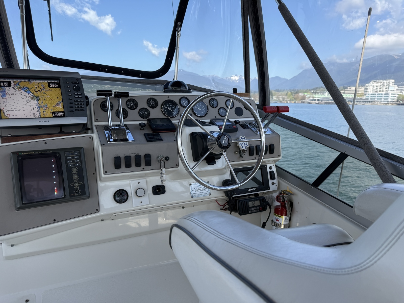 Strait Shooter 38ft Carver Yacht For Sale