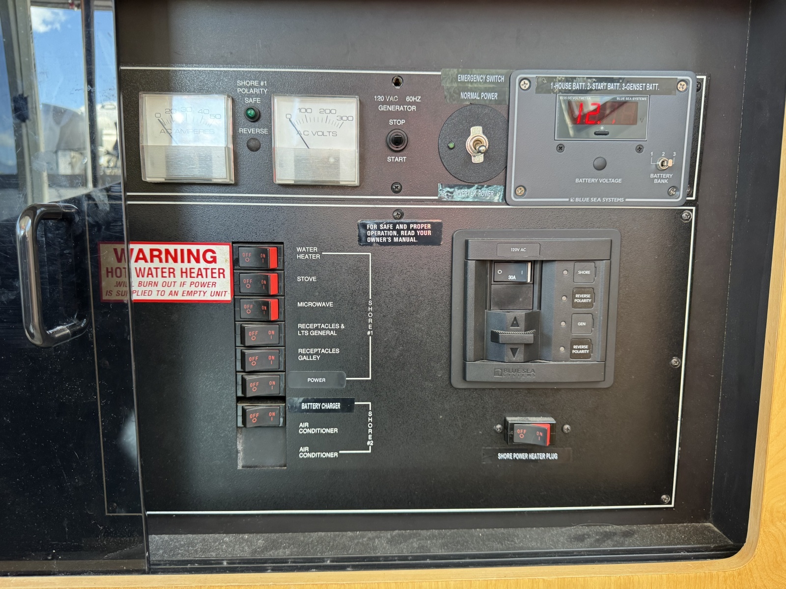 Strait Shooter 38ft Carver Yacht For Sale