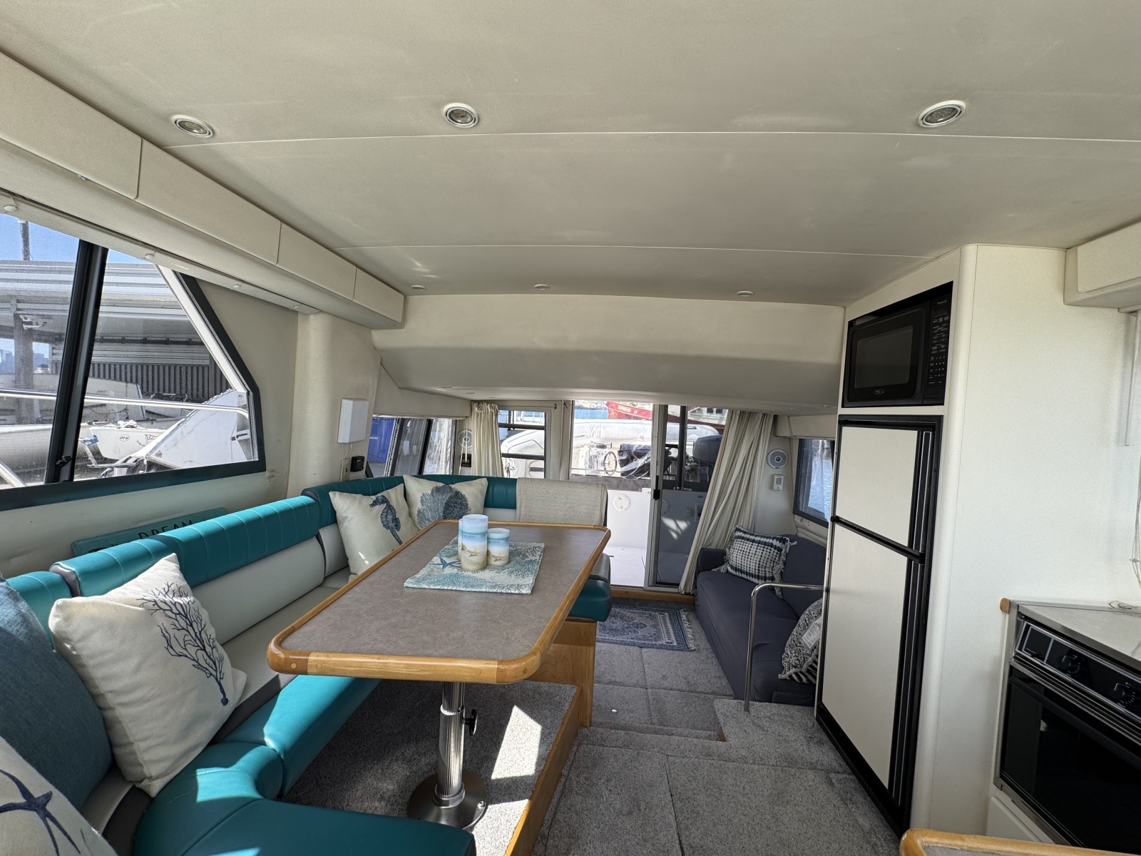 Strait Shooter 38ft Carver Yacht For Sale