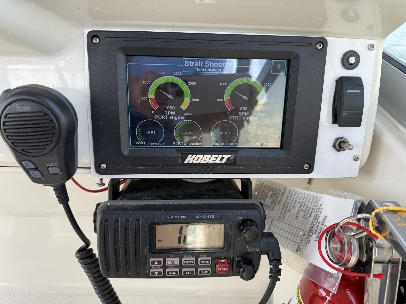 Strait Shooter 38ft Carver Yacht For Sale