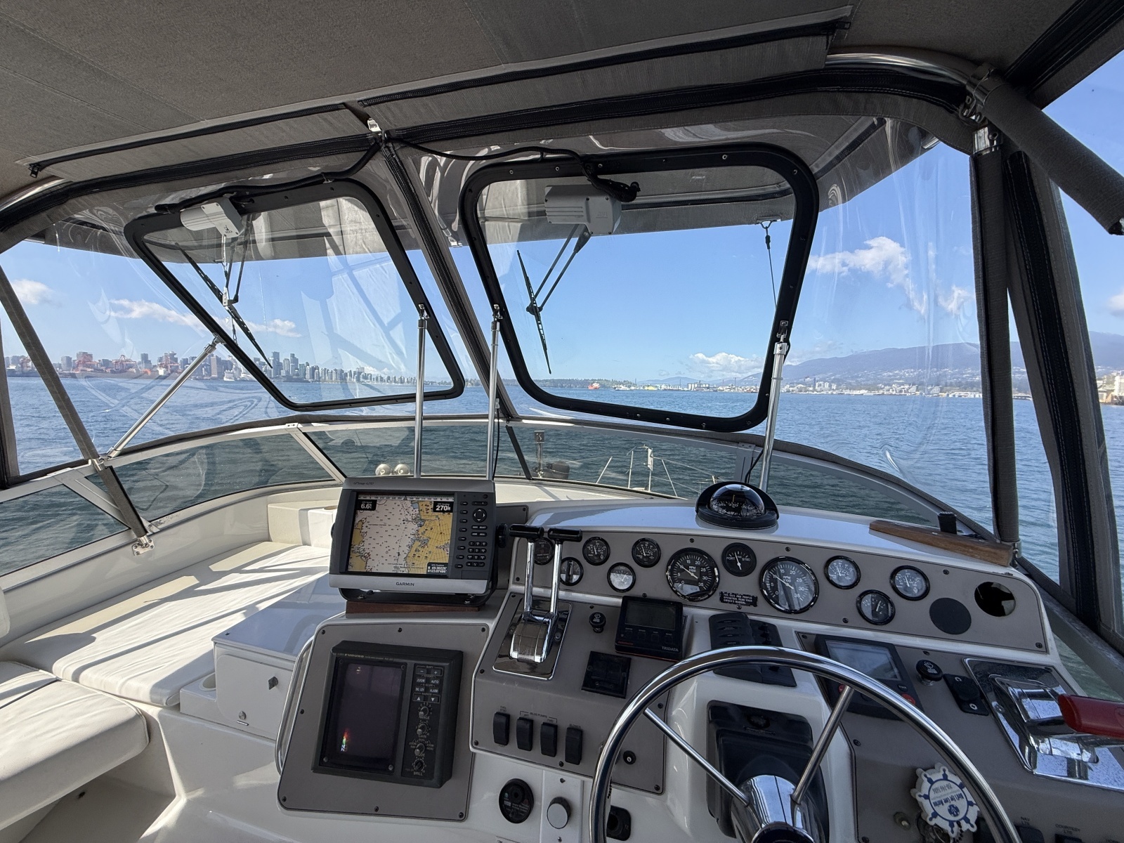 Strait Shooter 38ft Carver Yacht For Sale