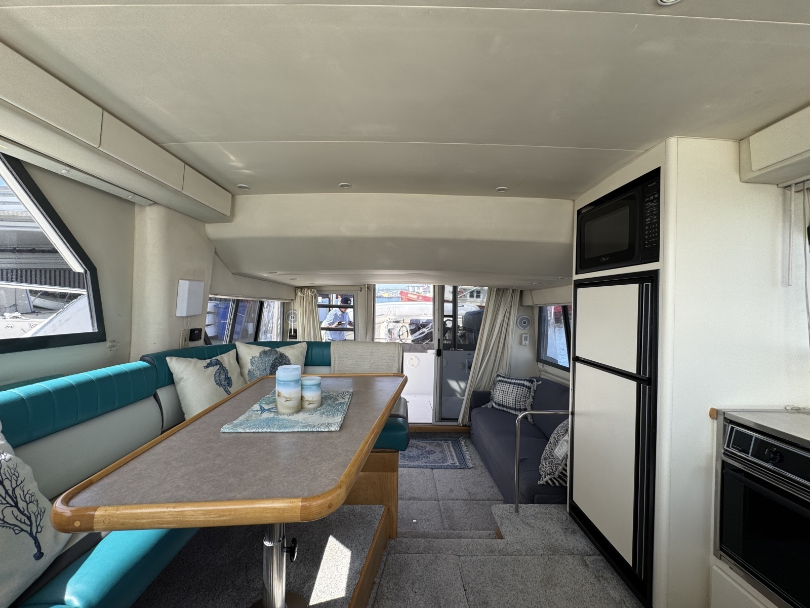 Strait Shooter 38ft Carver Yacht For Sale