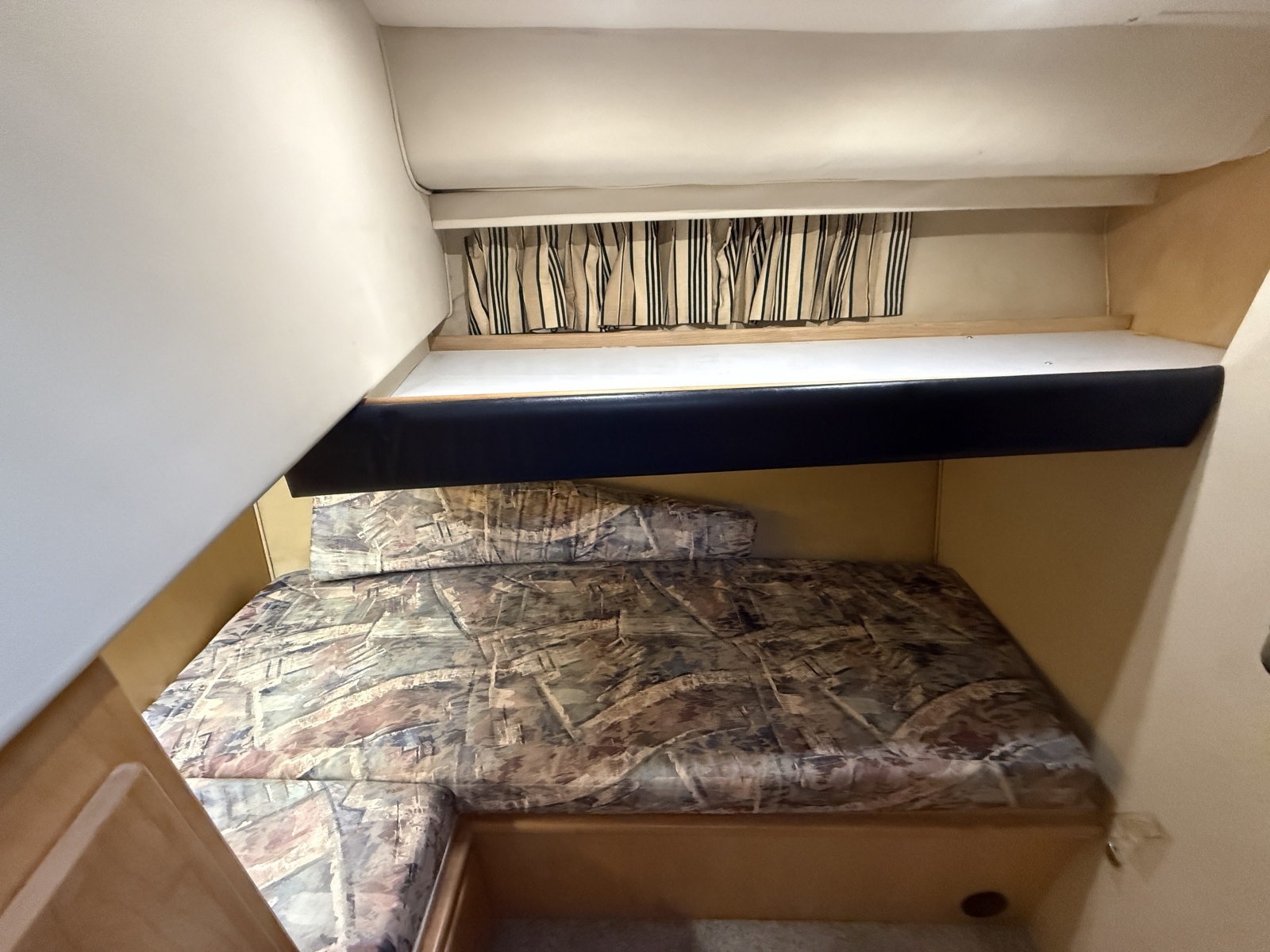 Strait Shooter 38ft Carver Yacht For Sale