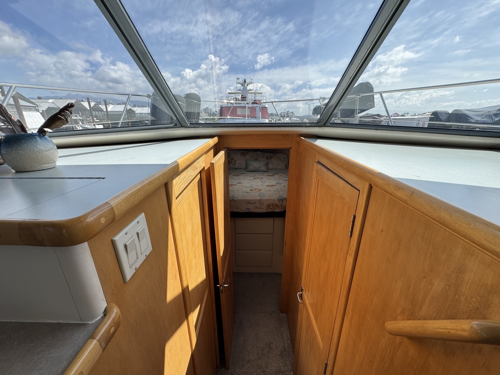 Strait Shooter 38ft Carver Yacht For Sale