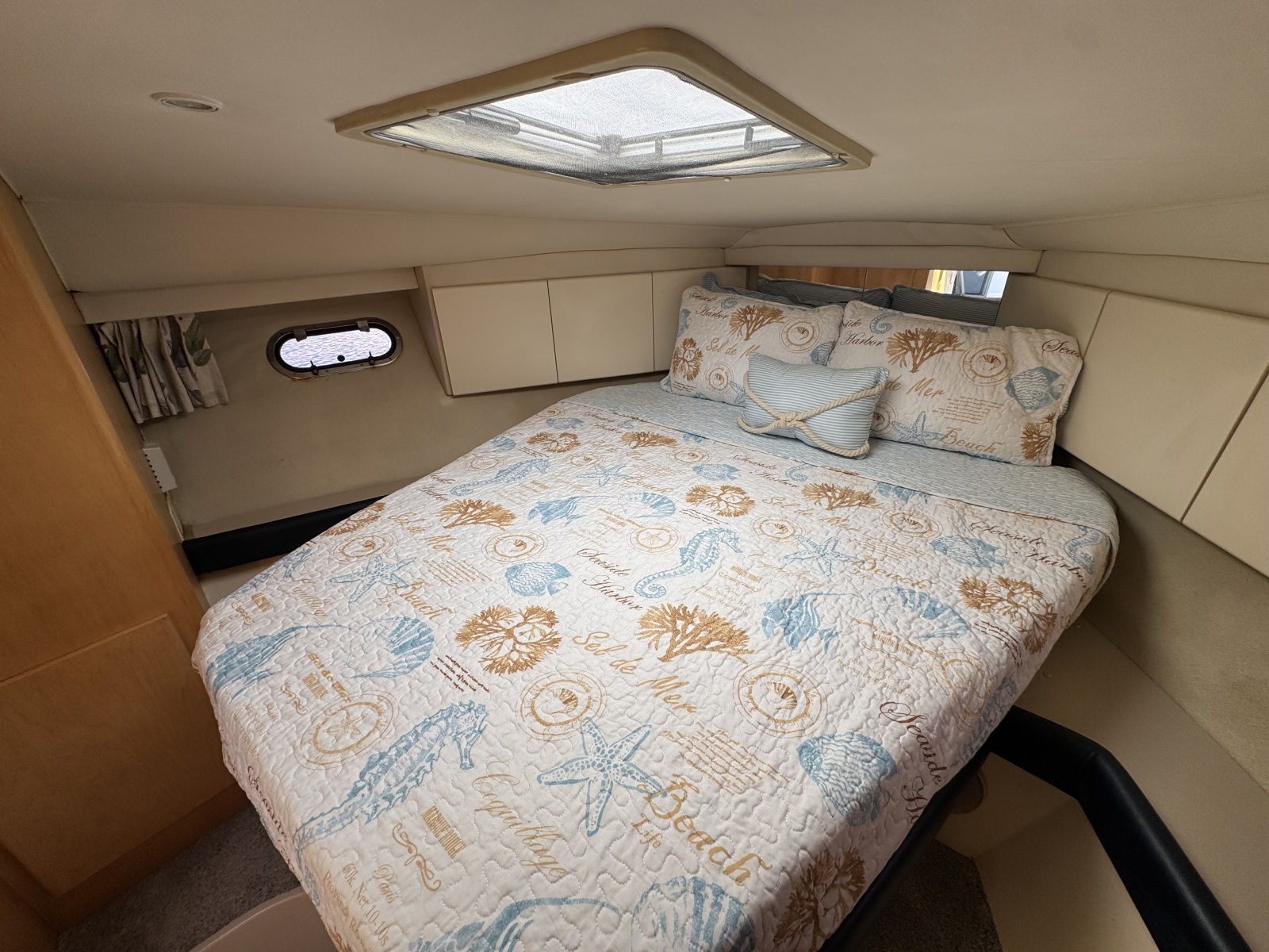 Strait Shooter 38ft Carver Yacht For Sale