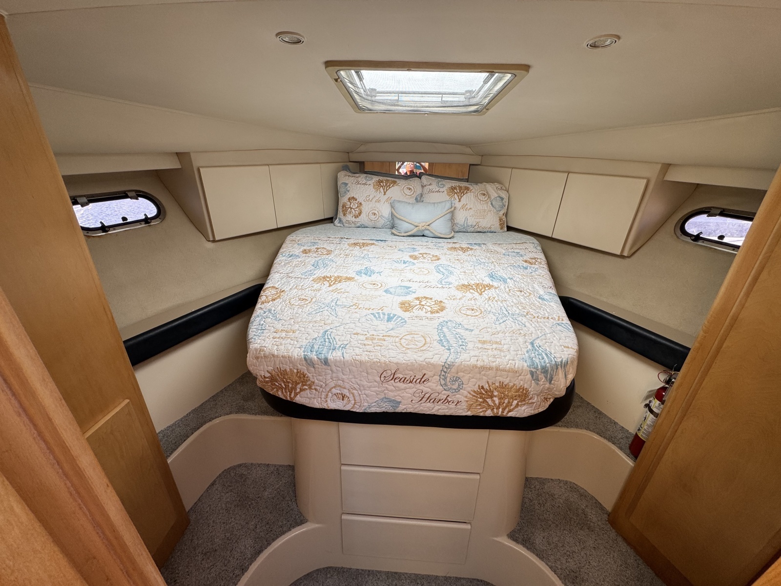 Strait Shooter 38ft Carver Yacht For Sale