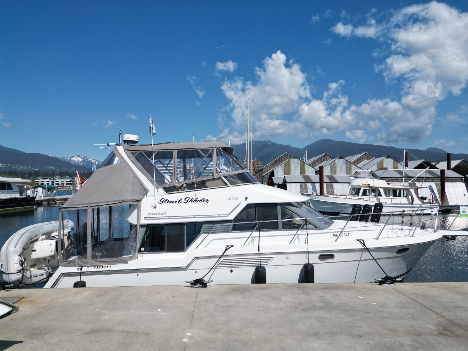 Strait Shooter 38ft Carver Yacht For Sale