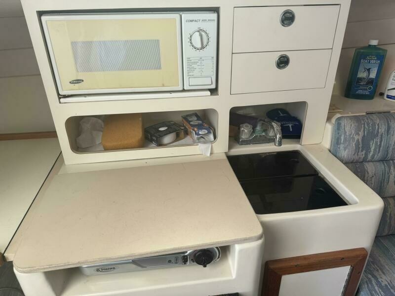 Lucky Us 28ft Albin Yacht For Sale