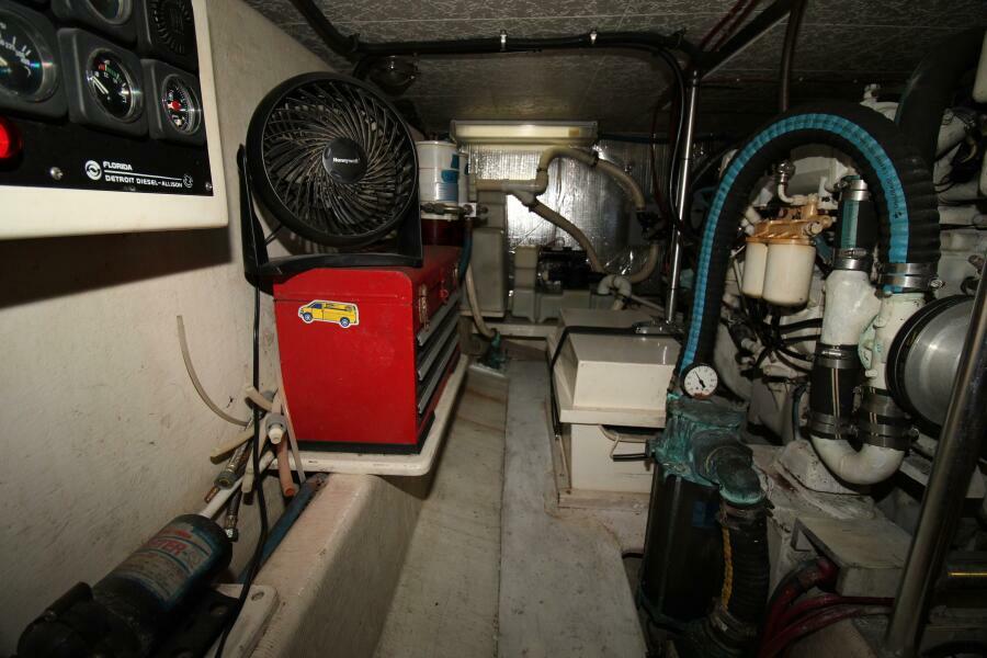 2000 Ricker 42 Classic