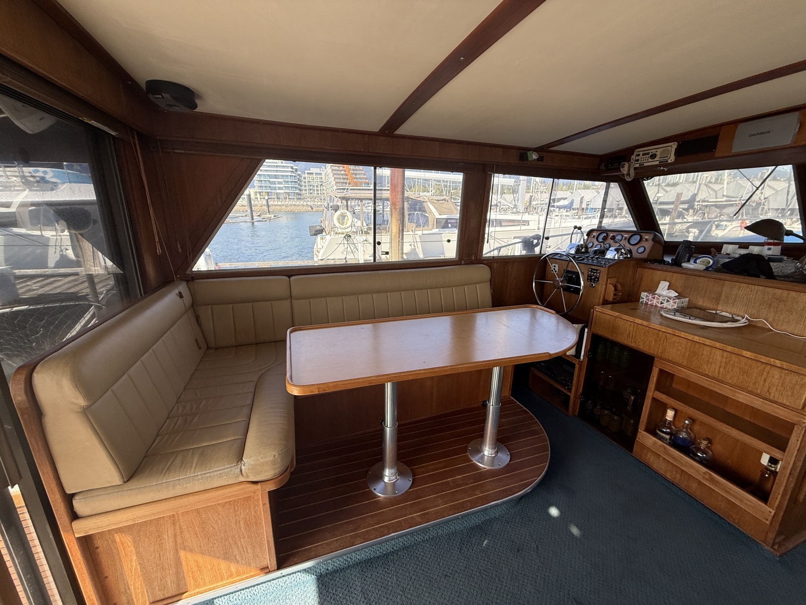 42ft Uniflite Yacht For Sale