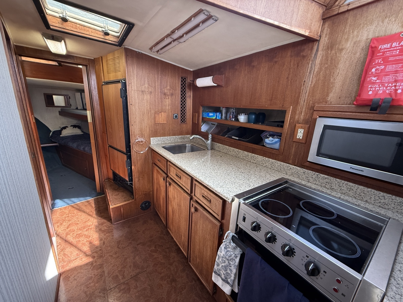 42ft Uniflite Yacht For Sale