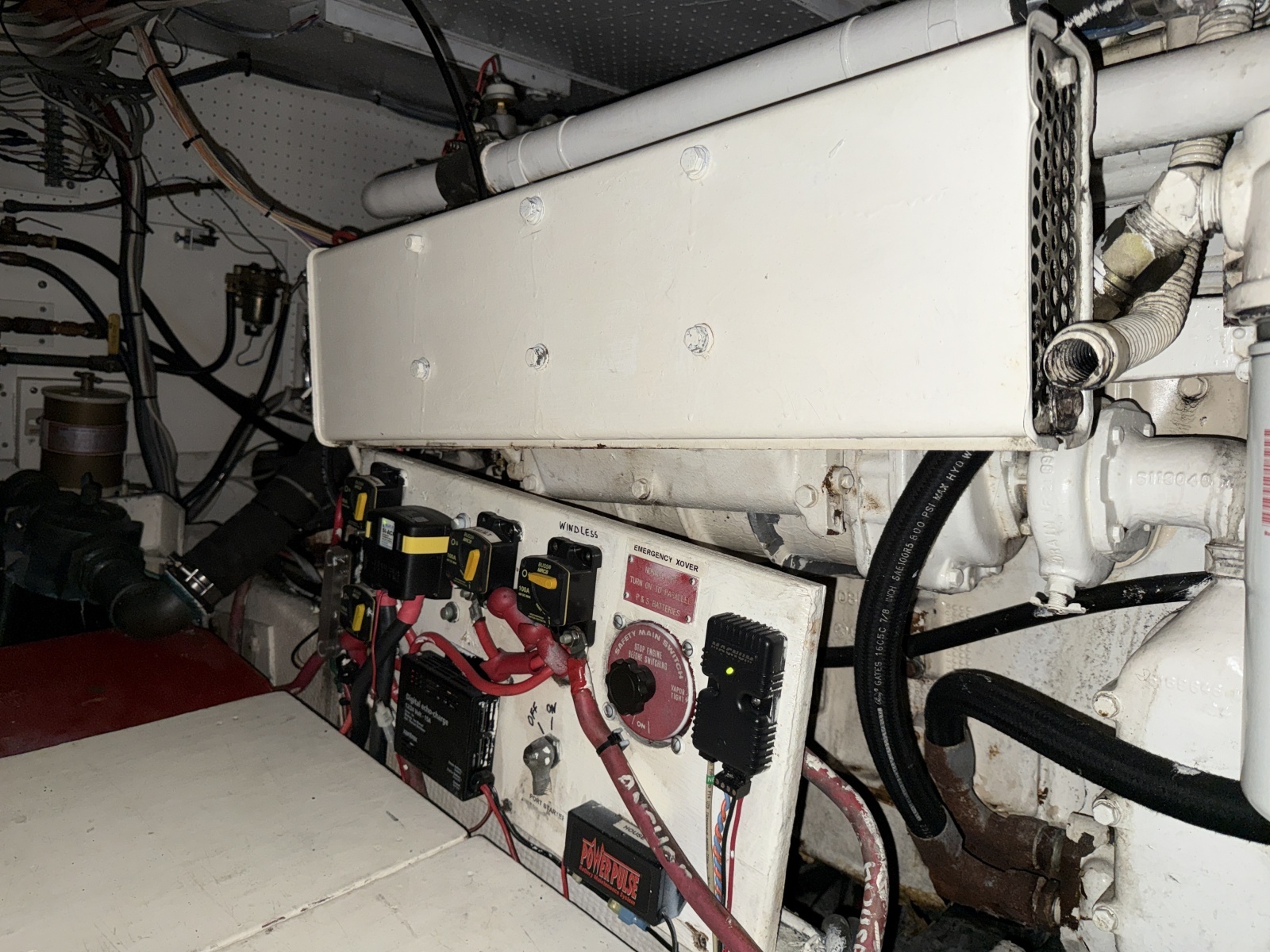 42ft Uniflite Yacht For Sale