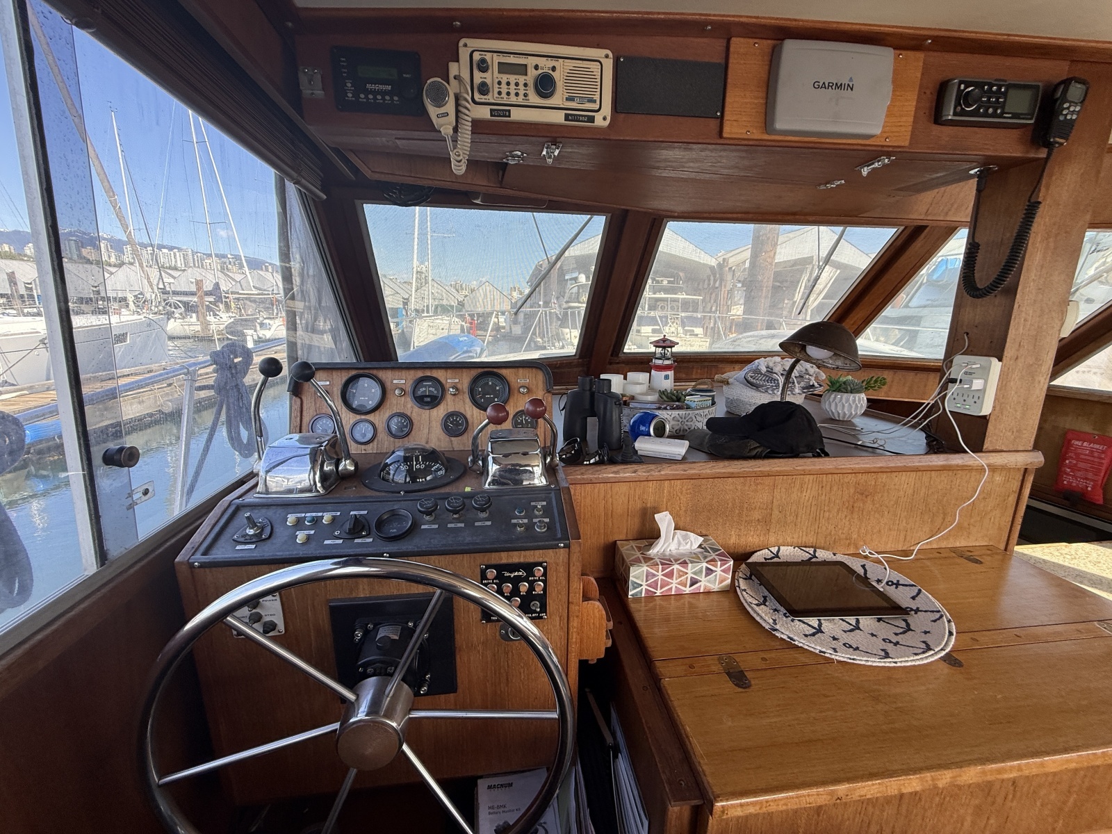 42ft Uniflite Yacht For Sale