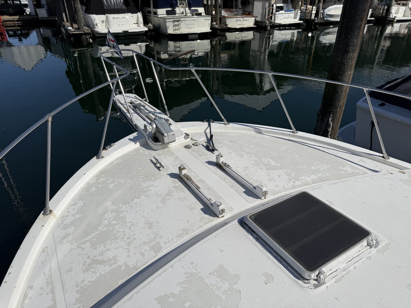 42ft Uniflite Yacht For Sale