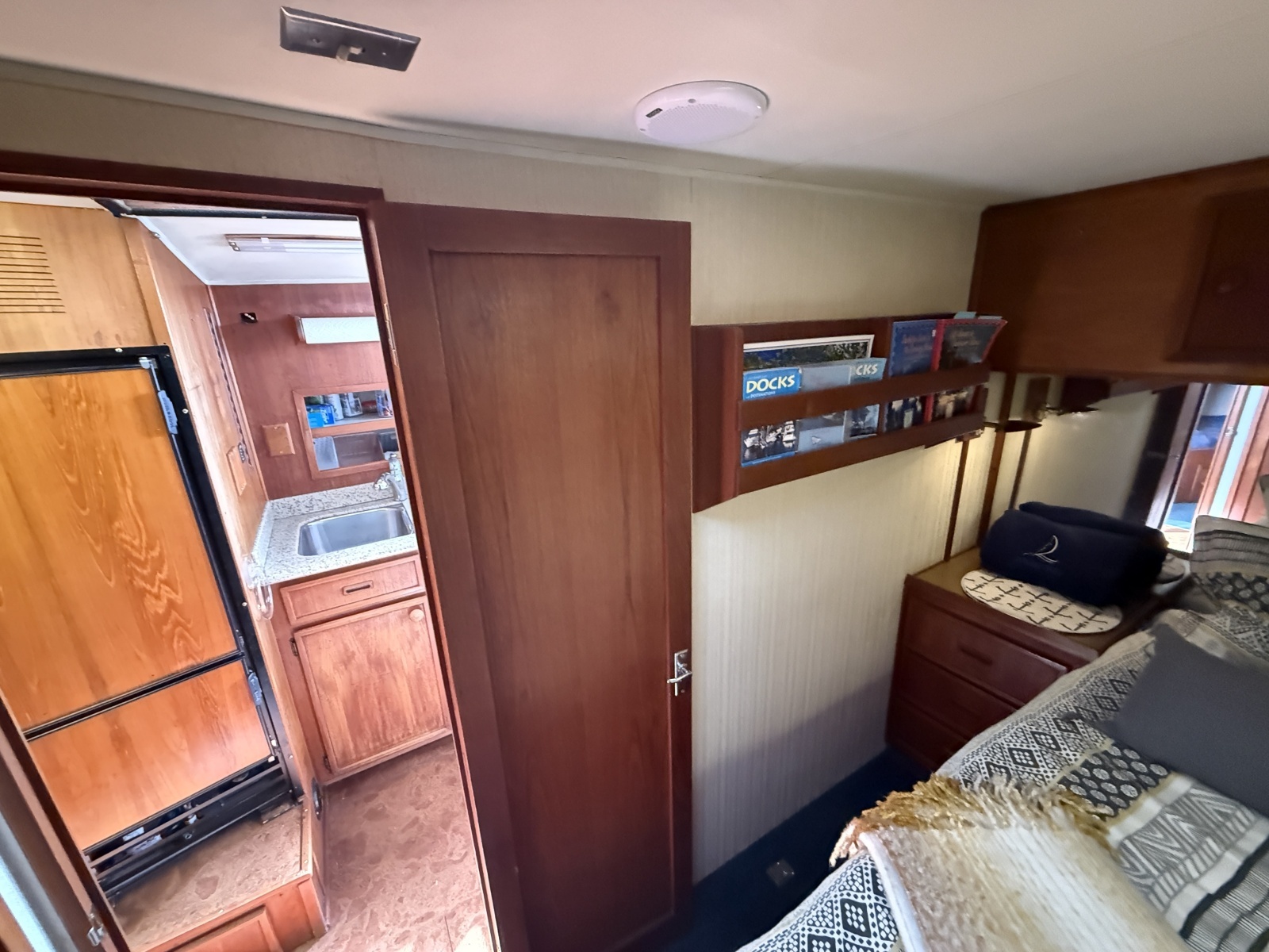 42ft Uniflite Yacht For Sale